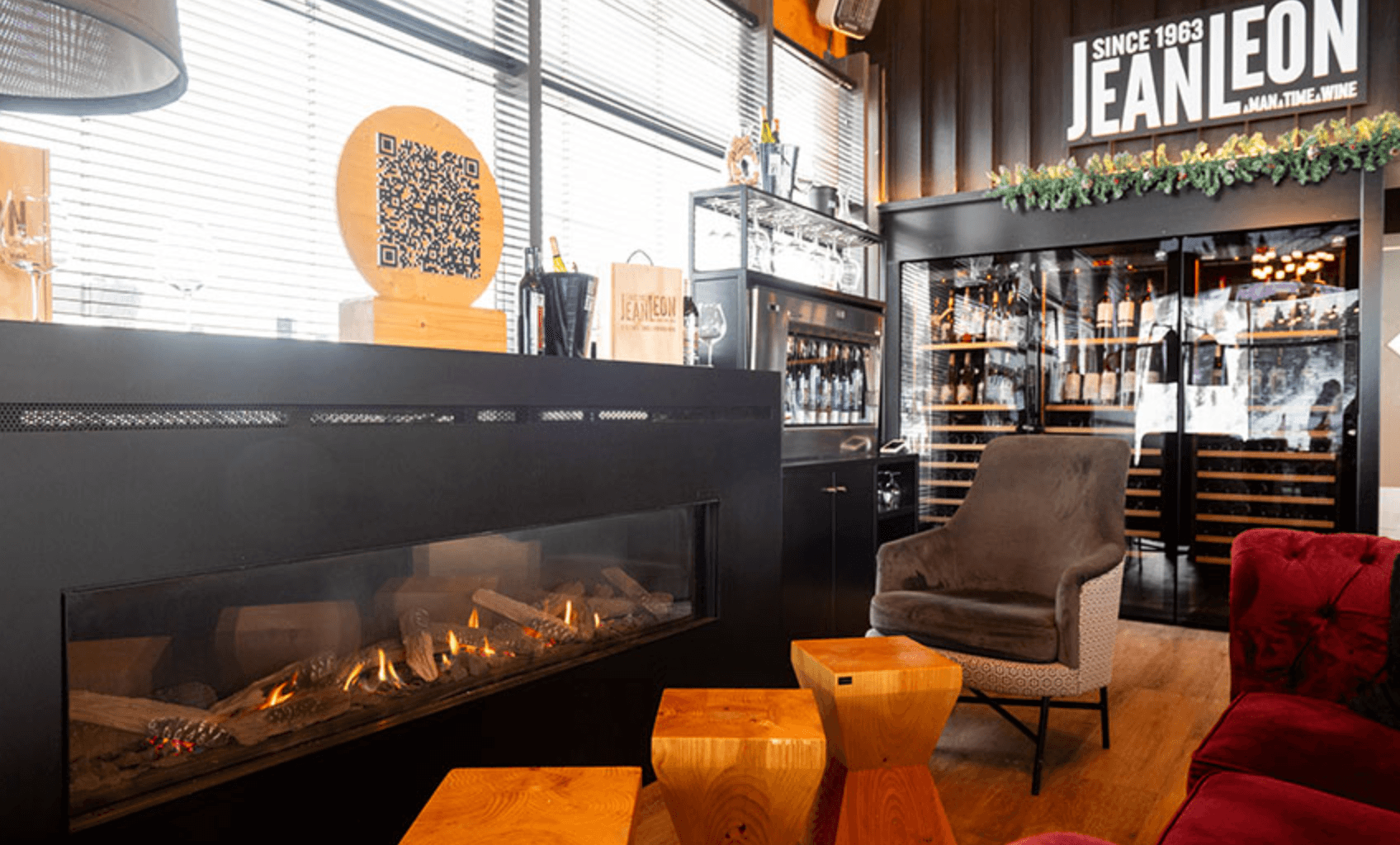 Chimenea de gas atmosférica en un restaurante de Andorra
